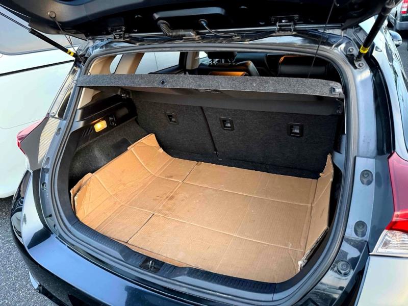 2017 Toyota Auris Hybrid / Corolla
