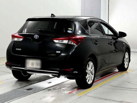 2017 Toyota Auris Hybrid / Corolla - Thumbnail