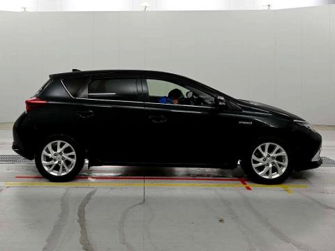 2017 Toyota Auris Hybrid / Corolla - Thumbnail