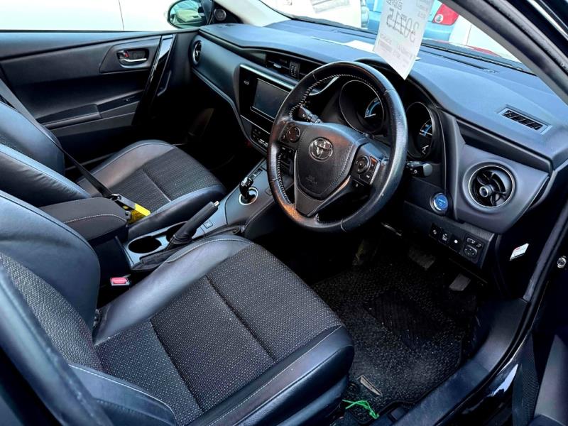 2017 Toyota Auris Hybrid / Corolla
