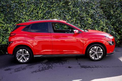 2021 Hyundai Kona EV 64kWh - Thumbnail