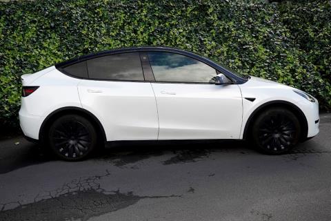 2022 Tesla Model Y RWD 60kWh - Thumbnail