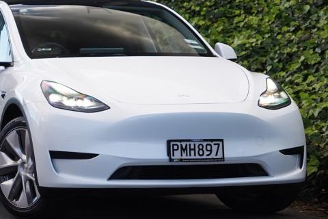 2022 Tesla Model Y RWD 60kWh - Thumbnail