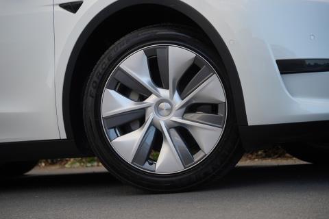 2022 Tesla Model Y RWD 60kWh - Thumbnail