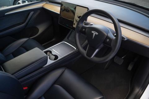 2022 Tesla Model Y RWD 60kWh - Thumbnail