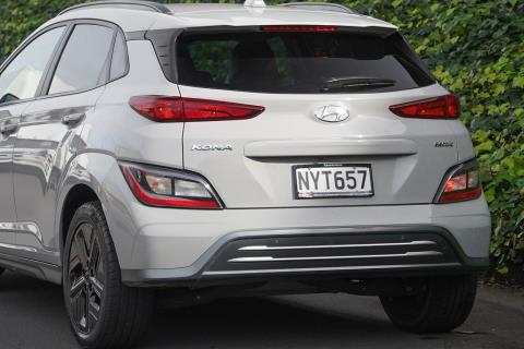 2021 Hyundai Kona EV 64kWh - Thumbnail