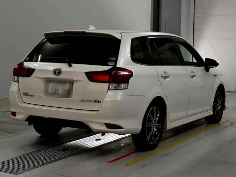 2016 Toyota Corolla Fielder Hybrid - Thumbnail