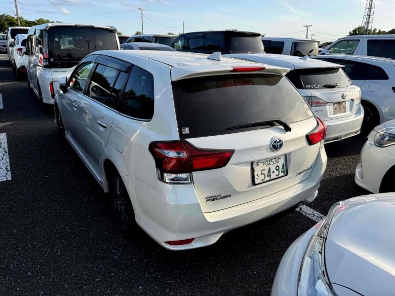 2016 Toyota Corolla Fielder Hybrid