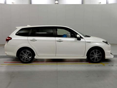2016 Toyota Corolla Fielder Hybrid - Thumbnail