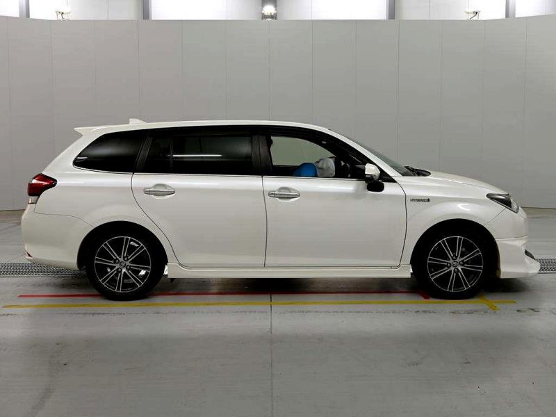2016 Toyota Corolla Fielder Hybrid