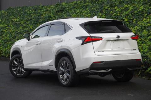 2015 Lexus NX 300h - Thumbnail