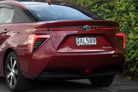 2017 Toyota Mirai - Thumbnail