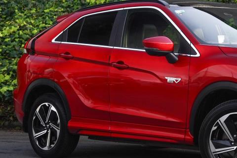 2022 Mitsubishi Eclipse Cross VRX PHEV - Thumbnail