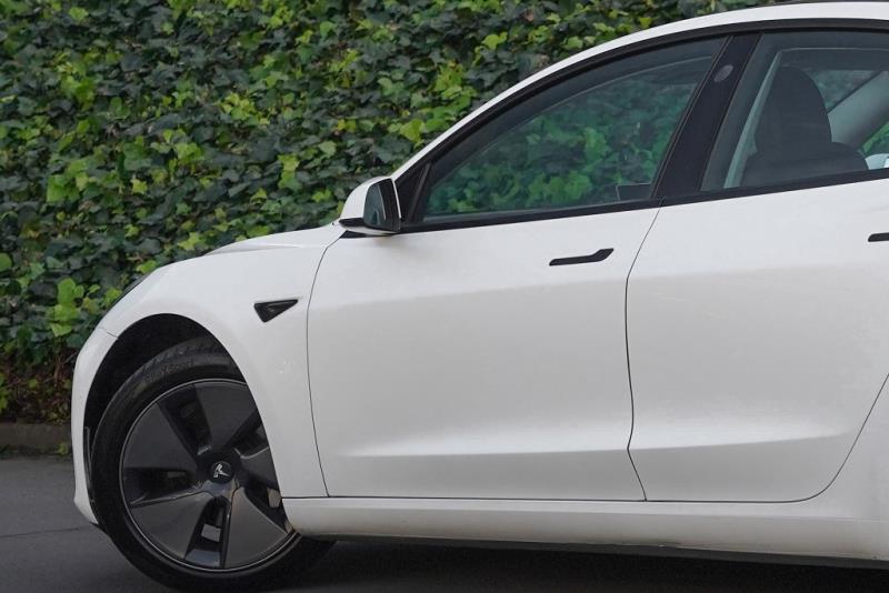 2022 Tesla Model 3 SR+