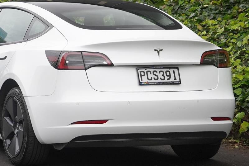 2022 Tesla Model 3 SR+
