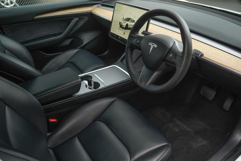 2022 Tesla Model 3 SR+