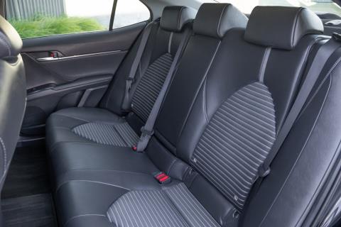 2019 Toyota Camry Hybrid WS - Thumbnail