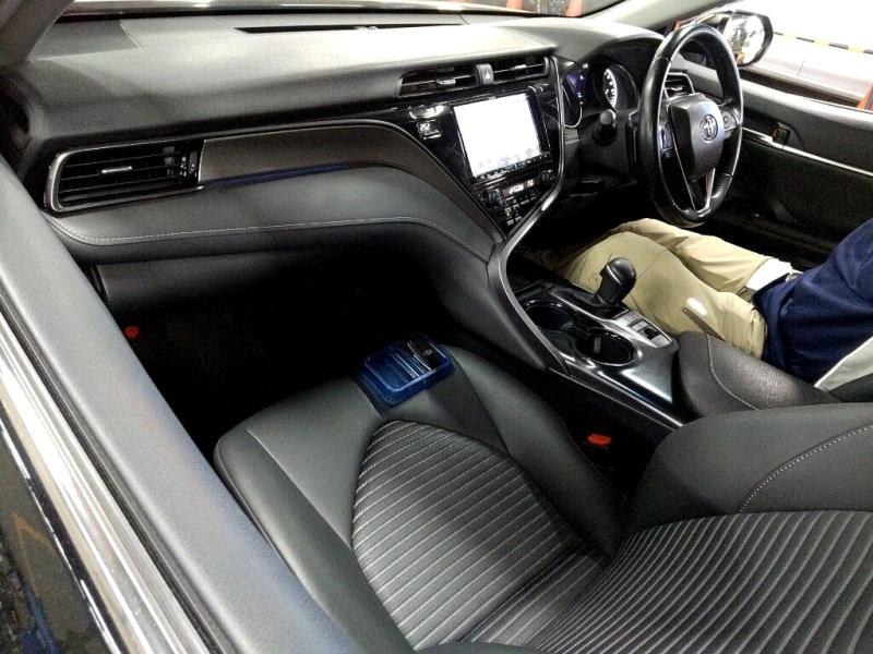 2019 Toyota Camry Hybrid WS