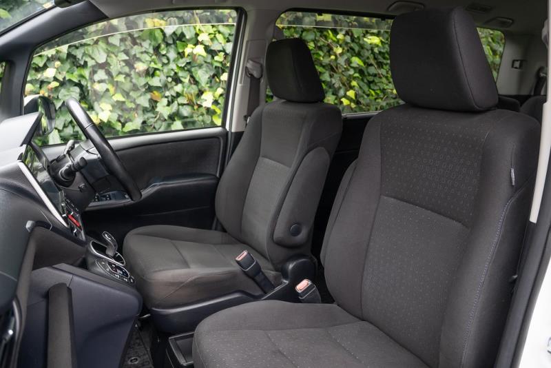 2017 Toyota Voxy Hybrid V / Noah