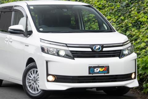 2017 Toyota Voxy Hybrid V / Noah - Thumbnail