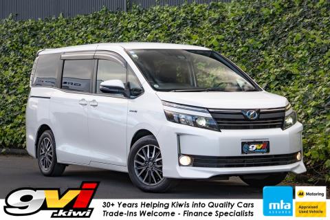 2016 Toyota Voxy V Hybrid / Noah - Thumbnail