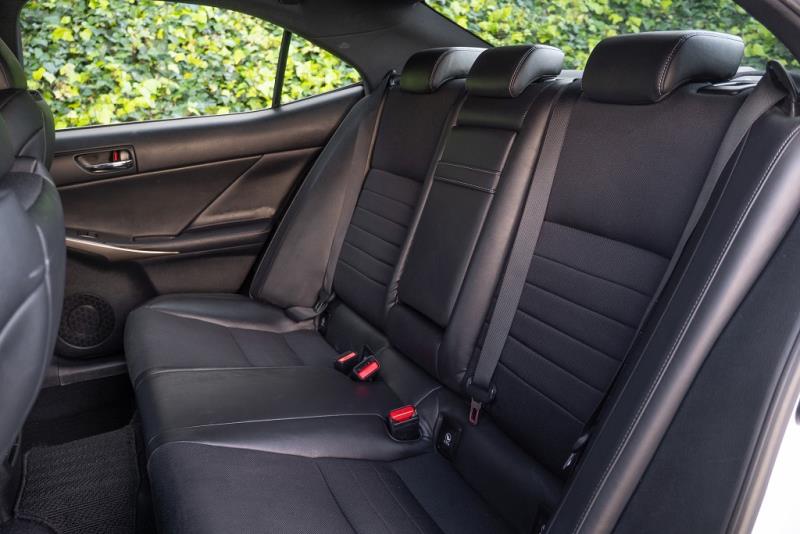 2013 Lexus IS 300h F Sport Hybrid