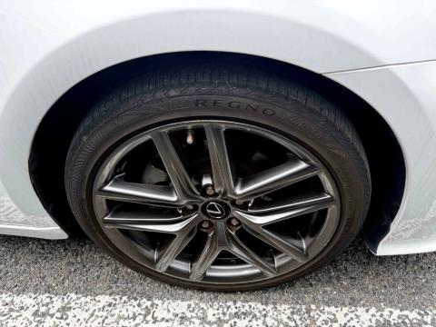 2013 Lexus IS 300h - Thumbnail