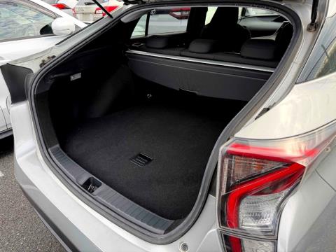 2016 Toyota Prius Hybrid S - Thumbnail