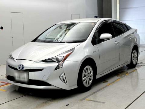 2016 Toyota Prius Hybrid S - Thumbnail