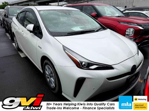 2019 Toyota Prius S Hybrid - Thumbnail