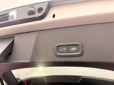 2023 Volvo eXC40 Recharge Ultimate - Thumbnail