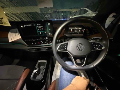 2023 Volkswagen ID.4 Pro 82kWh - Thumbnail