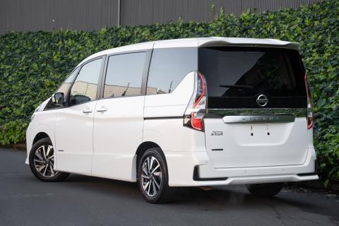 2021 Nissan Serena Highway Star V - Thumbnail