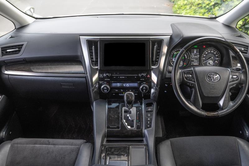 2015 Toyota Vellfire Hybrid ZR E-Four