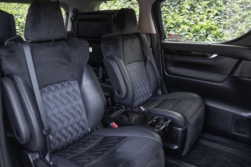 2015 Toyota Vellfire Hybrid ZR E-Four