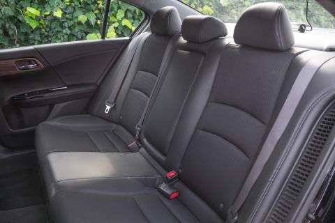 2016 Honda Accord Hybrid EX - Thumbnail