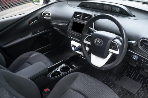 2018 Toyota Prius A Hybrid - Thumbnail