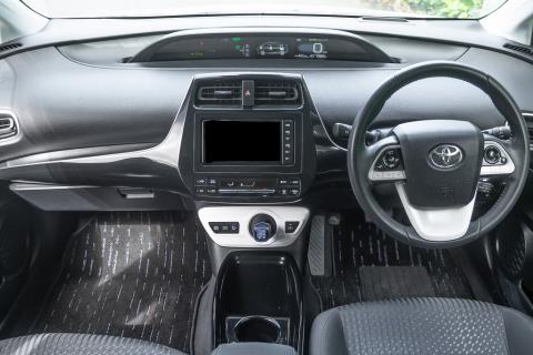 2018 Toyota Prius A Hybrid - Thumbnail
