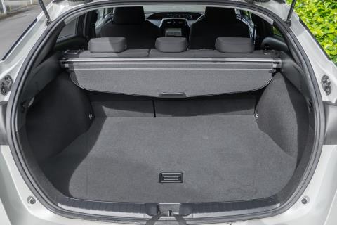 2018 Toyota Prius A Hybrid - Thumbnail