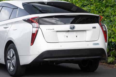 2018 Toyota Prius A Hybrid - Thumbnail