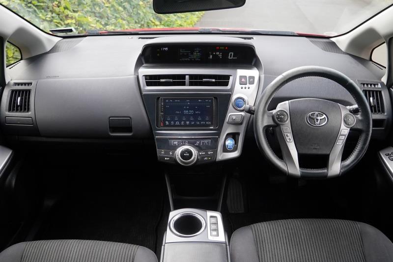 2014 Toyota Prius Alpha S Touring