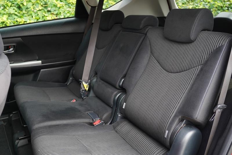 2014 Toyota Prius Alpha S Touring