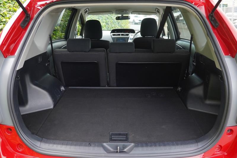 2014 Toyota Prius Alpha S Touring