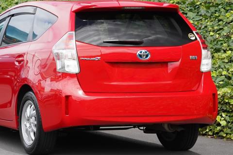 2014 Toyota Prius Alpha S Touring - Thumbnail