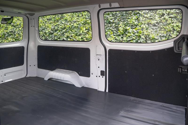 2022 Nissan NV350 / Caravan DX
