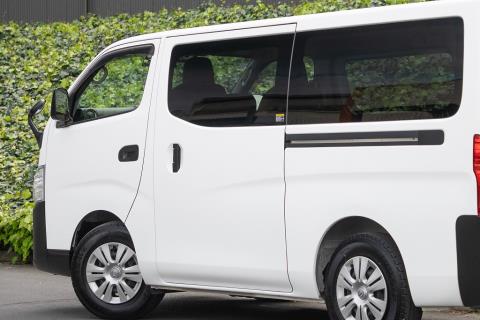 2022 Nissan NV350 / Caravan DX - Thumbnail