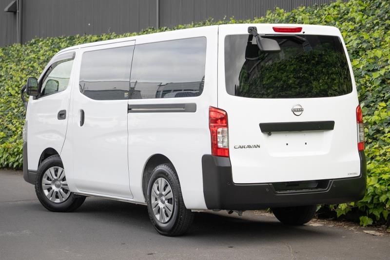 2022 Nissan NV350 / Caravan DX