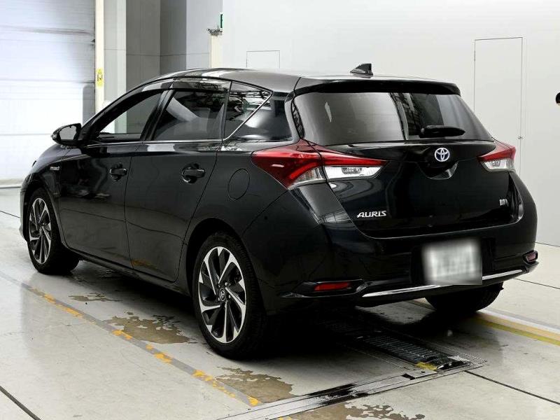 2017 Toyota Auris Hybrid / Corolla