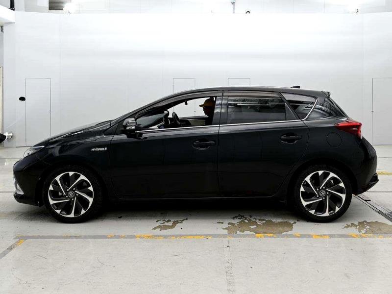 2017 Toyota Auris Hybrid / Corolla