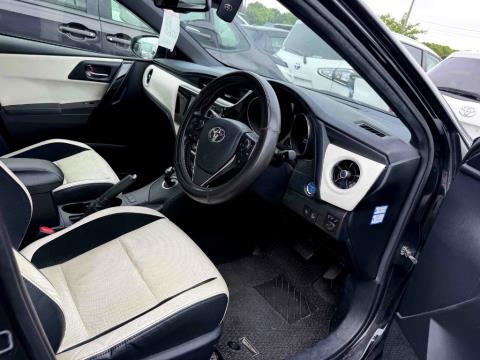 2017 Toyota Auris Hybrid / Corolla - Thumbnail